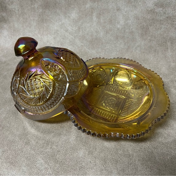 L.E. Smith Art Glass Gold Carnival Item # 310 Hobstar Covered Butter Dish - Picture 3 of 7